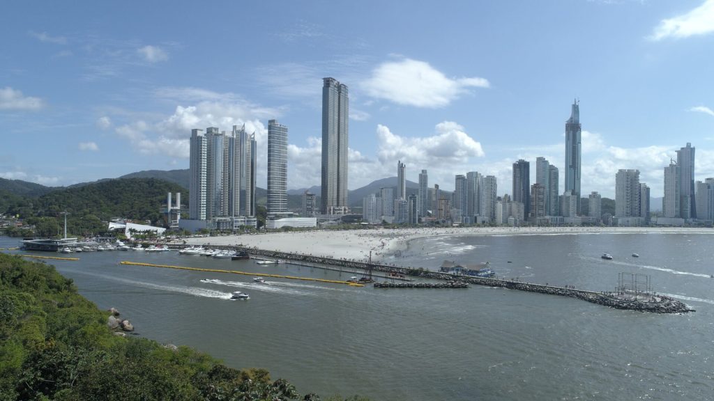 melhores praias de Balneário Camboriú