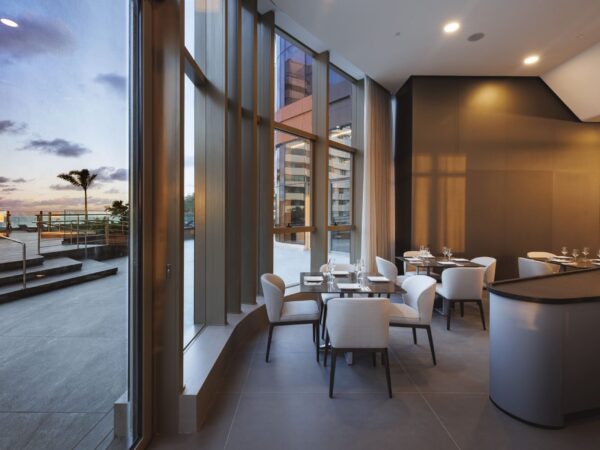 Apartamento no Edifício Yachthouse Andar Alto