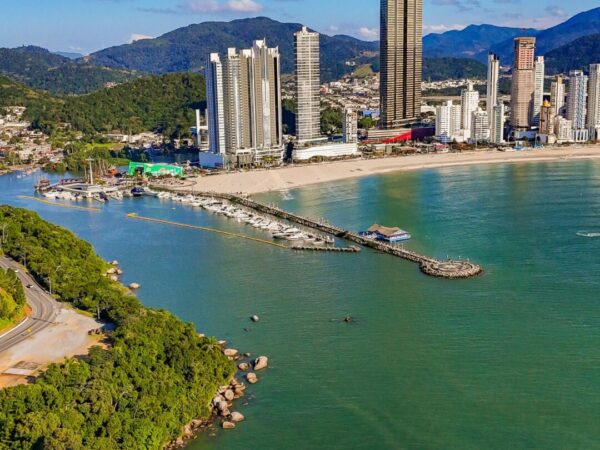 Apartamento no Edifício Yachthouse Andar Alto