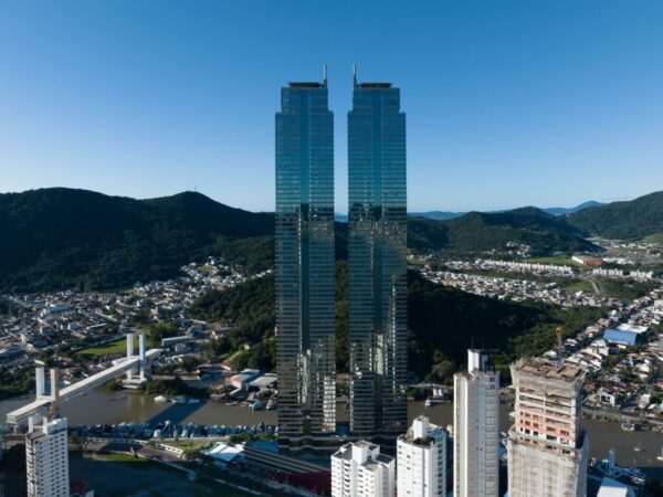 Apartamento no Edifício Yachthouse Andar Alto