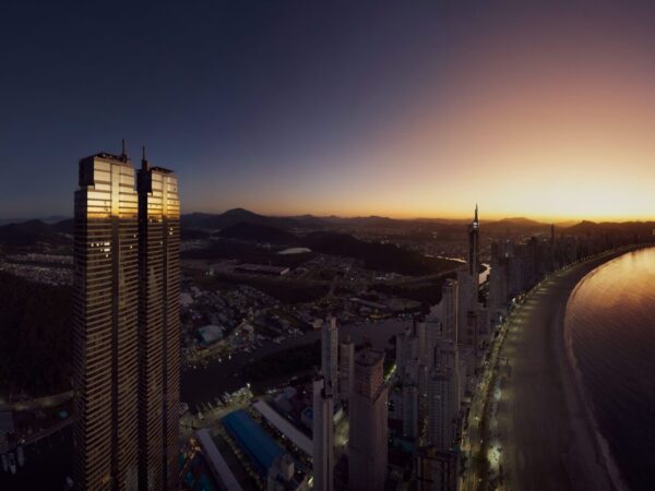 Apartamento no Edifício Yachthouse Andar Alto