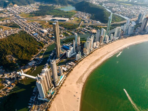Apartamento Disponível no Yachthouse