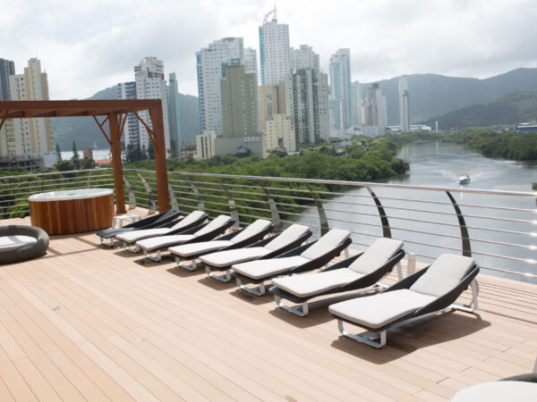 Marina Beach Towers ap mobiliado