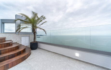 Theiss Heim Cobertura Frente Mar