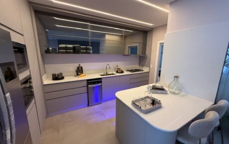Sun Beach Residence Apartamento Decorado à Venda